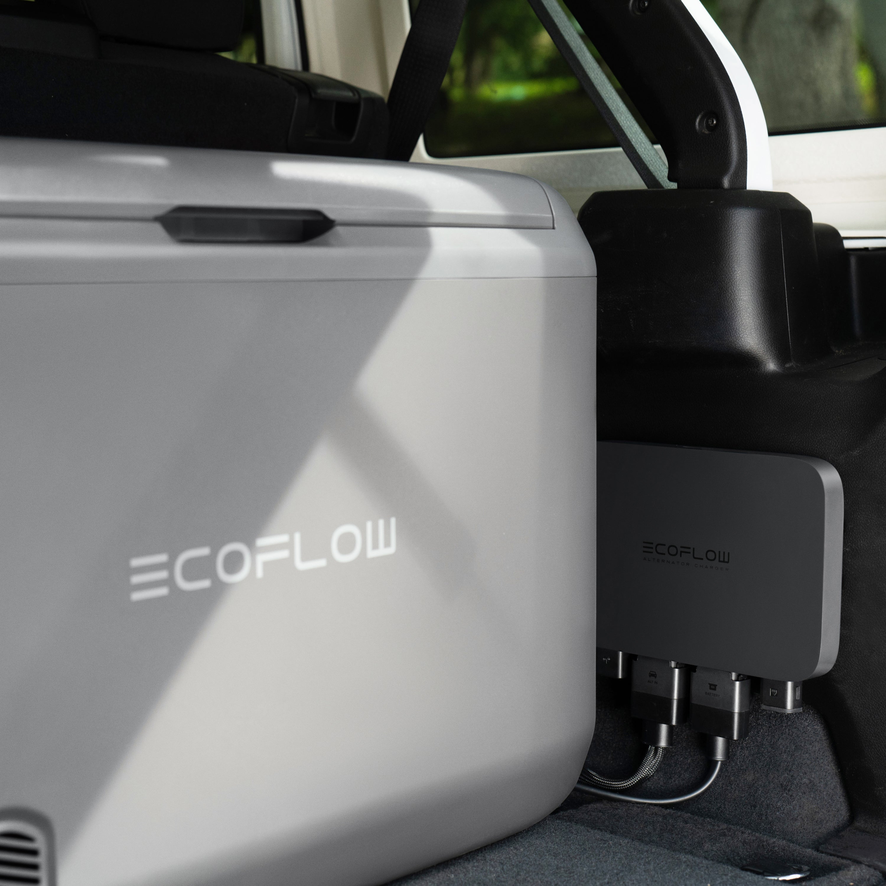 EcoFlow GLACIER Classic 45L Portable Refrigerator  + Plug-in Battery wih 800W Alternator Charger