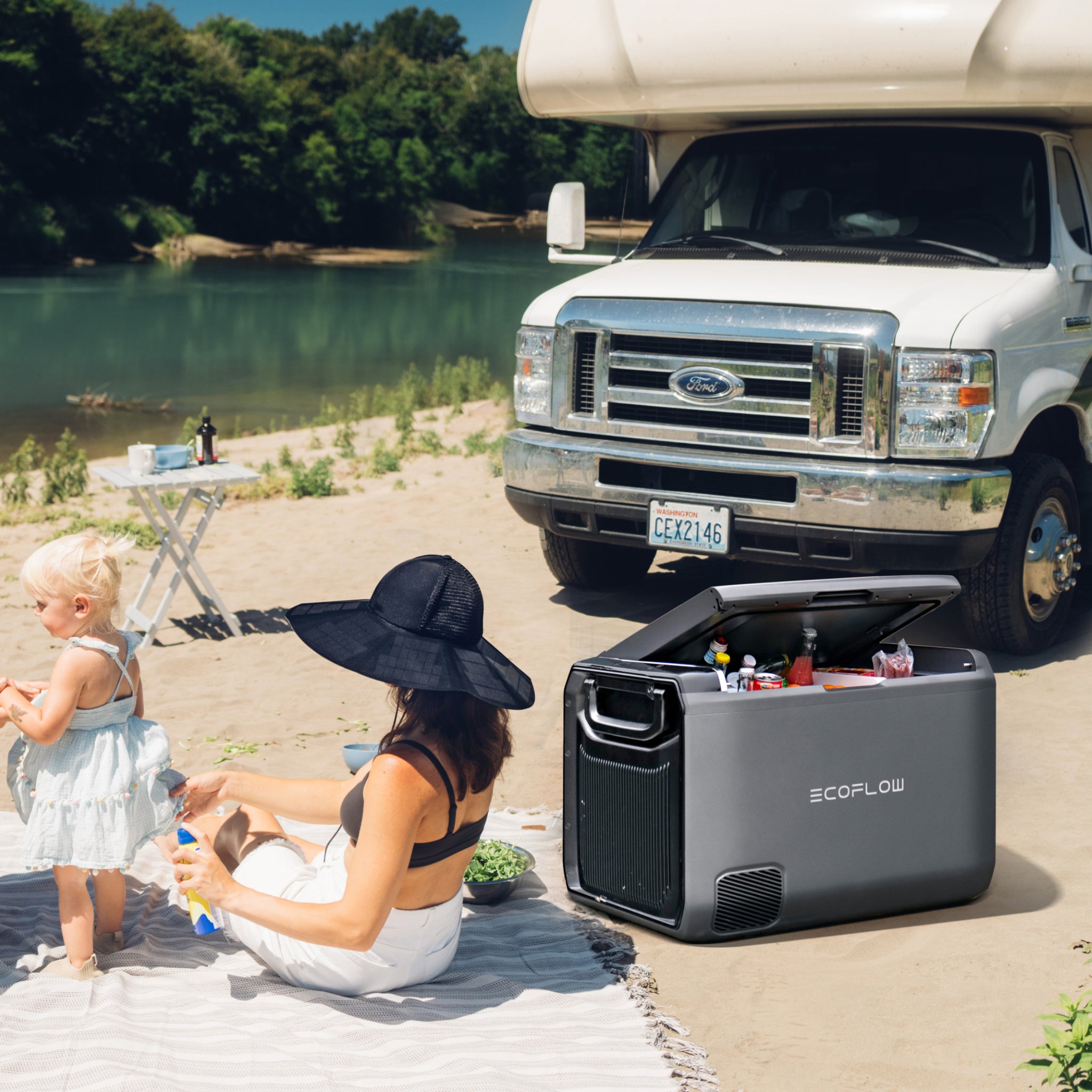 EcoFlow GLACIER Classic 35L Portable Fridge Freezer + Plug-in Battery with Solar Power Hat